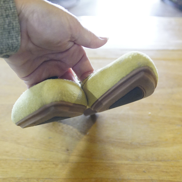 Calvin Klein Pointy Toe Ballet Flat Suede Yellow - Picture 5 of 8